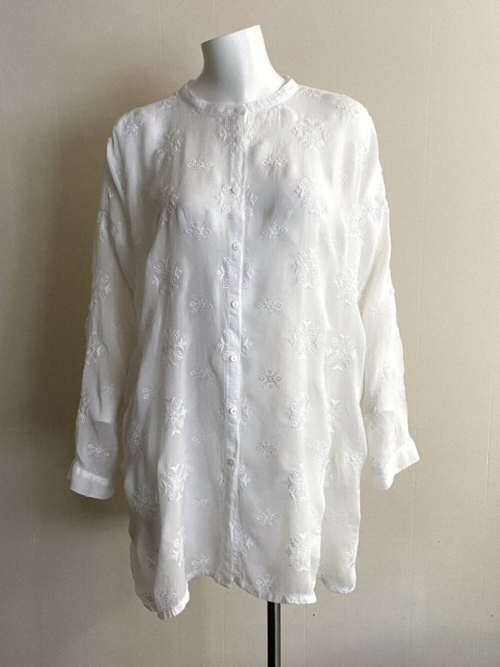 Johnny Was Tunic Top Blouse Medium White Embroidered Button Up Sheer Boho Floral